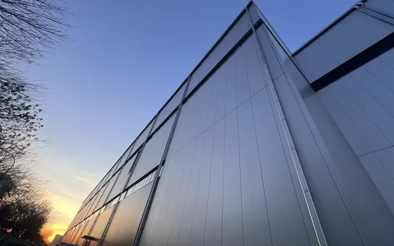 Entrega eficiente e desempenho de alta qualidade | O projeto Yuehai Global Logistics Service Base foi concluído com sucesso.
